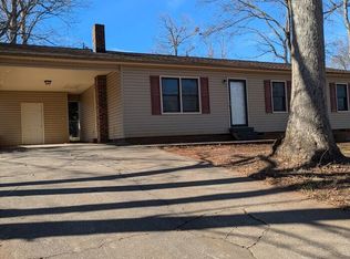 4542 Kings Ct, Hickory, NC 28602