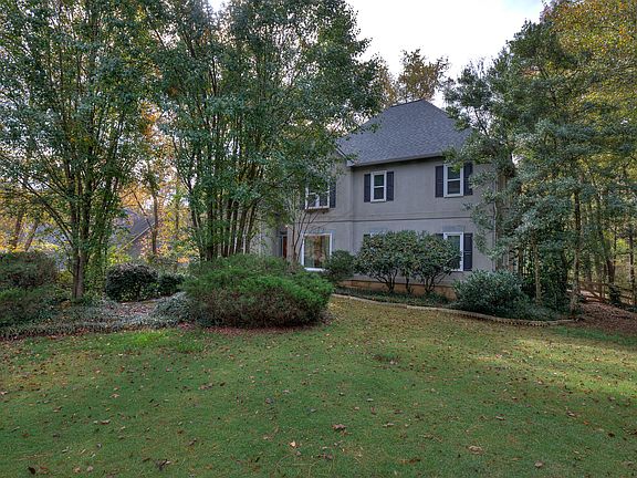 3rd image of 12 Pembroke Ln