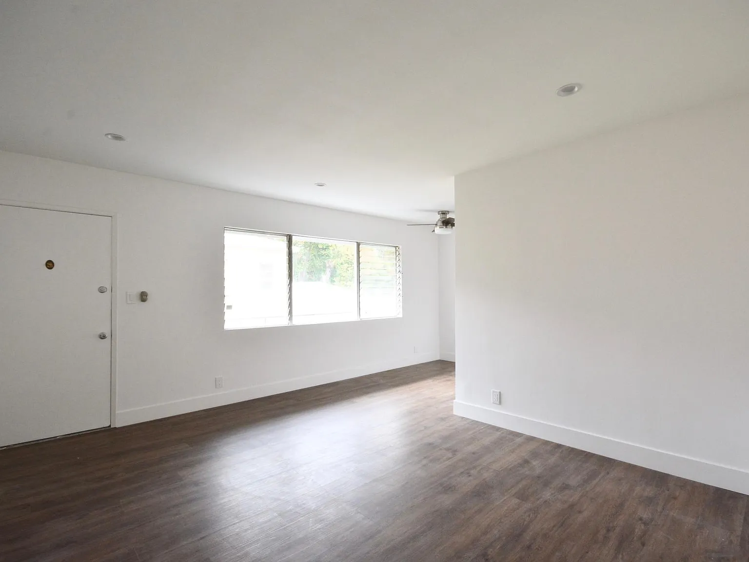 2 bed, 1010 sqft, $3,995 — Photo 3