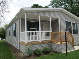 1034 Lakeview Rd, Elgin, IL 60123