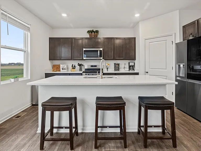 1596 Dublin Dr — Photo 5