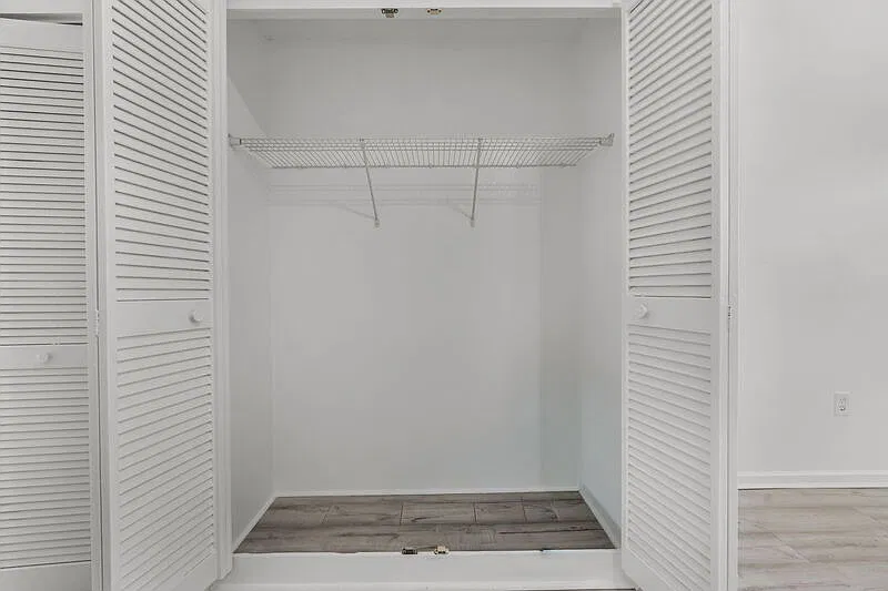 Studio, 1.0 bath, 425 sqft, $995 — Photo 4