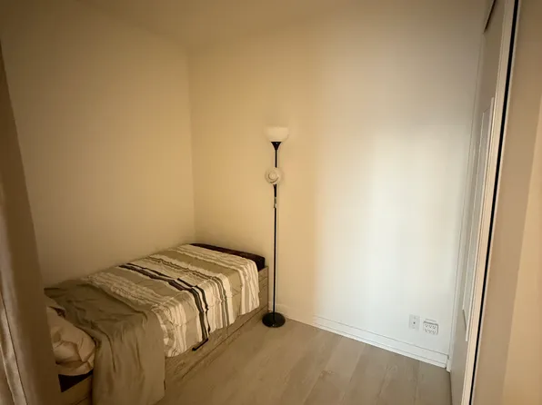 950 Portage Pkwy, Vaughan, ON