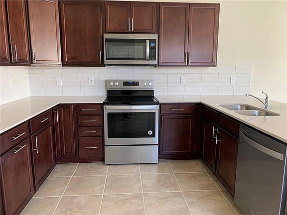 4th image of 1302 Painted Bunting Ave