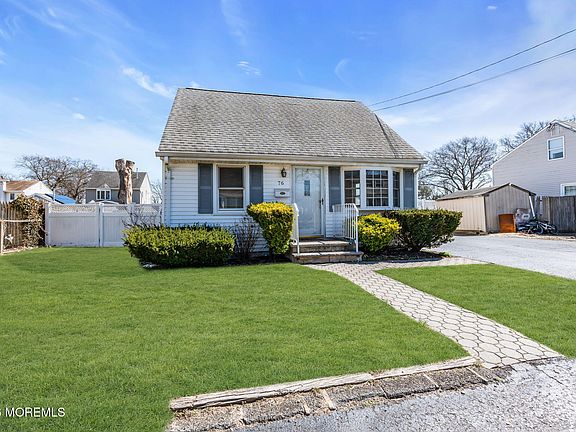 2nd image of 76 Compton Avenue