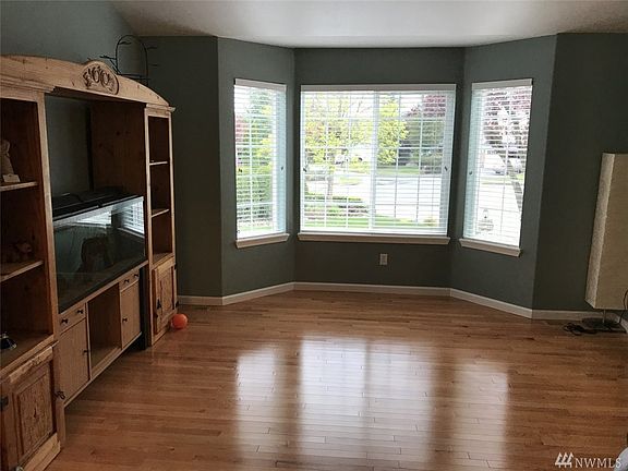 5th image of 3909 Spyglass Dr NE