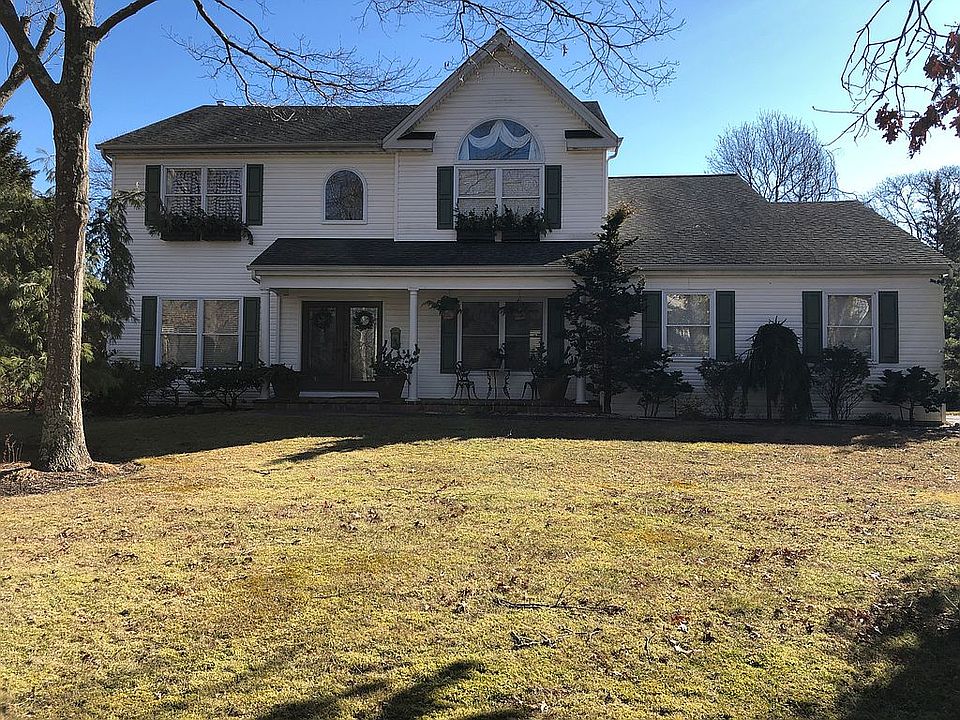 1st image of 23 Esplanade Dr