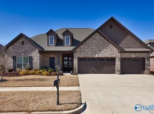 7604 Flint Crossing Cir, Owens Cross Roads, AL 35763