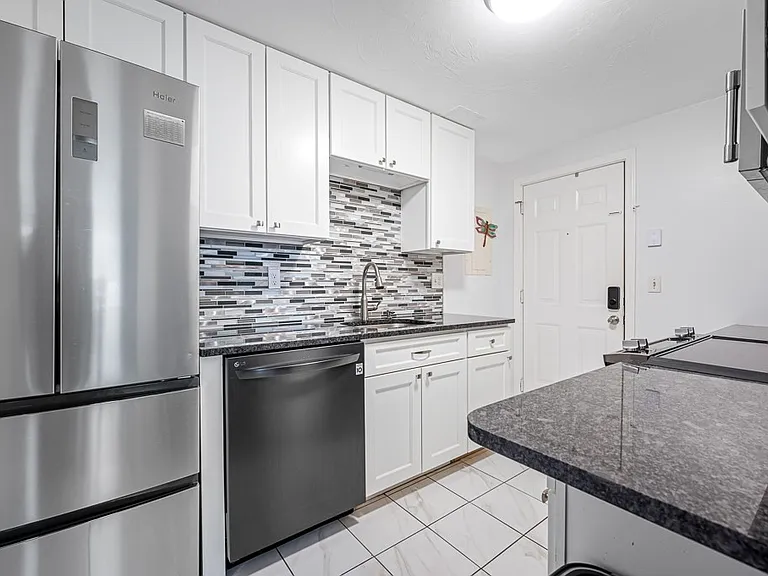 6 Inverness Ave #3 — Photo 2