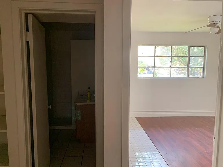345 N Lesueur — Photo 8