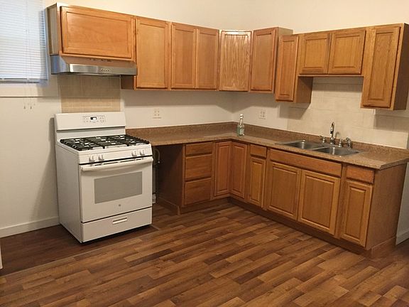 5th image of 2313 N Campbell Ave
