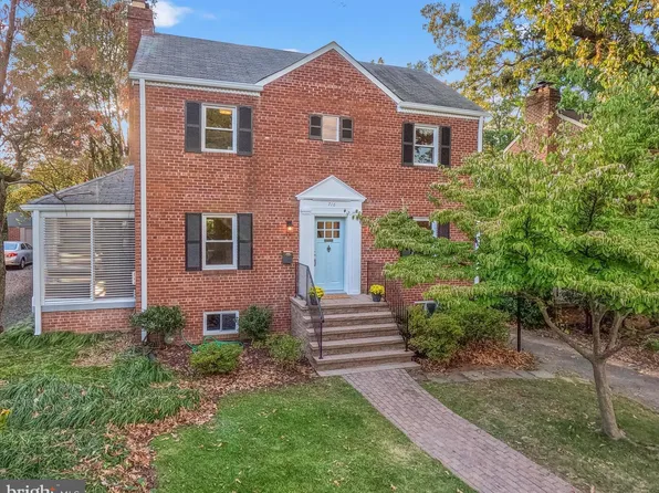 716 S Wayne St, Arlington, VA 22204