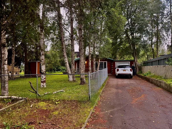 3704 Iowa Dr, Anchorage, AK 99517