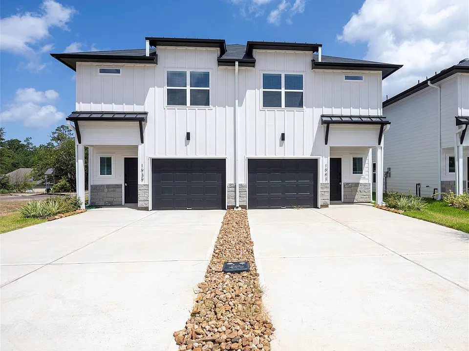 1939 Longmire Villas Ct