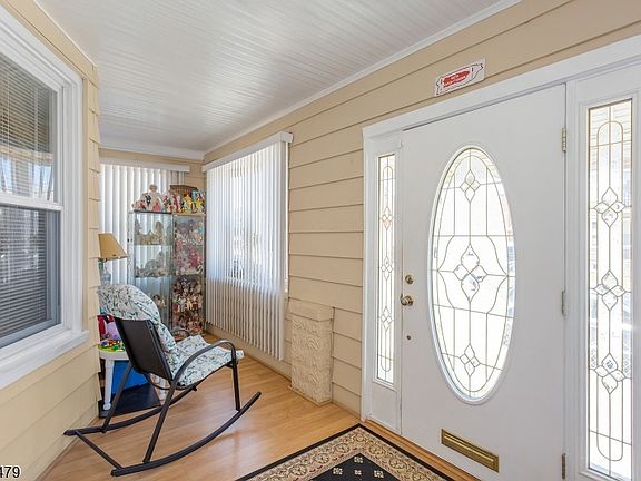 4th image of 73 Bergen Ave
