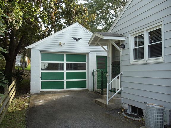 4th image of 215 W Mountain Ave