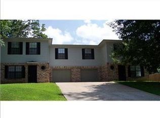 401 Camellia Dr, Bentonville, AR 72712