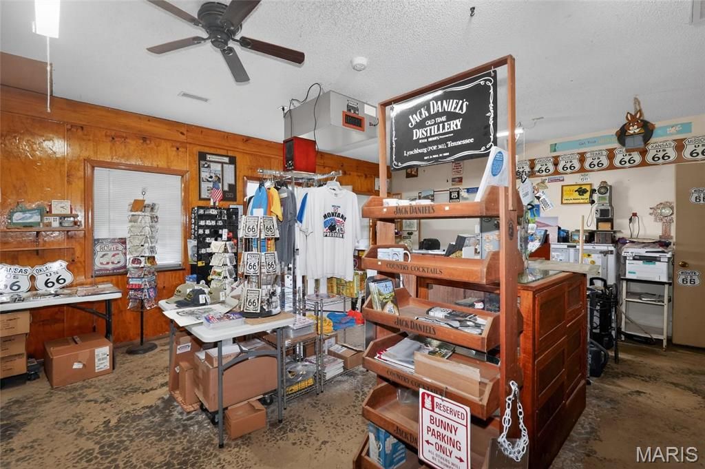 1016 S Madison St, Staunton, IL - More