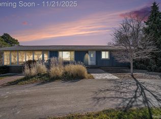 2500 Fisher Rd, Howell, MI 48855