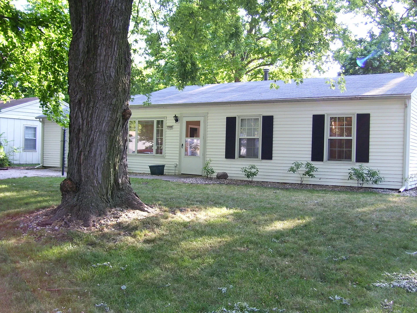 1505 Westfield Dr photo 1