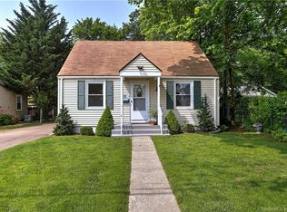 30 Summit Ave, East Haven, CT 06512