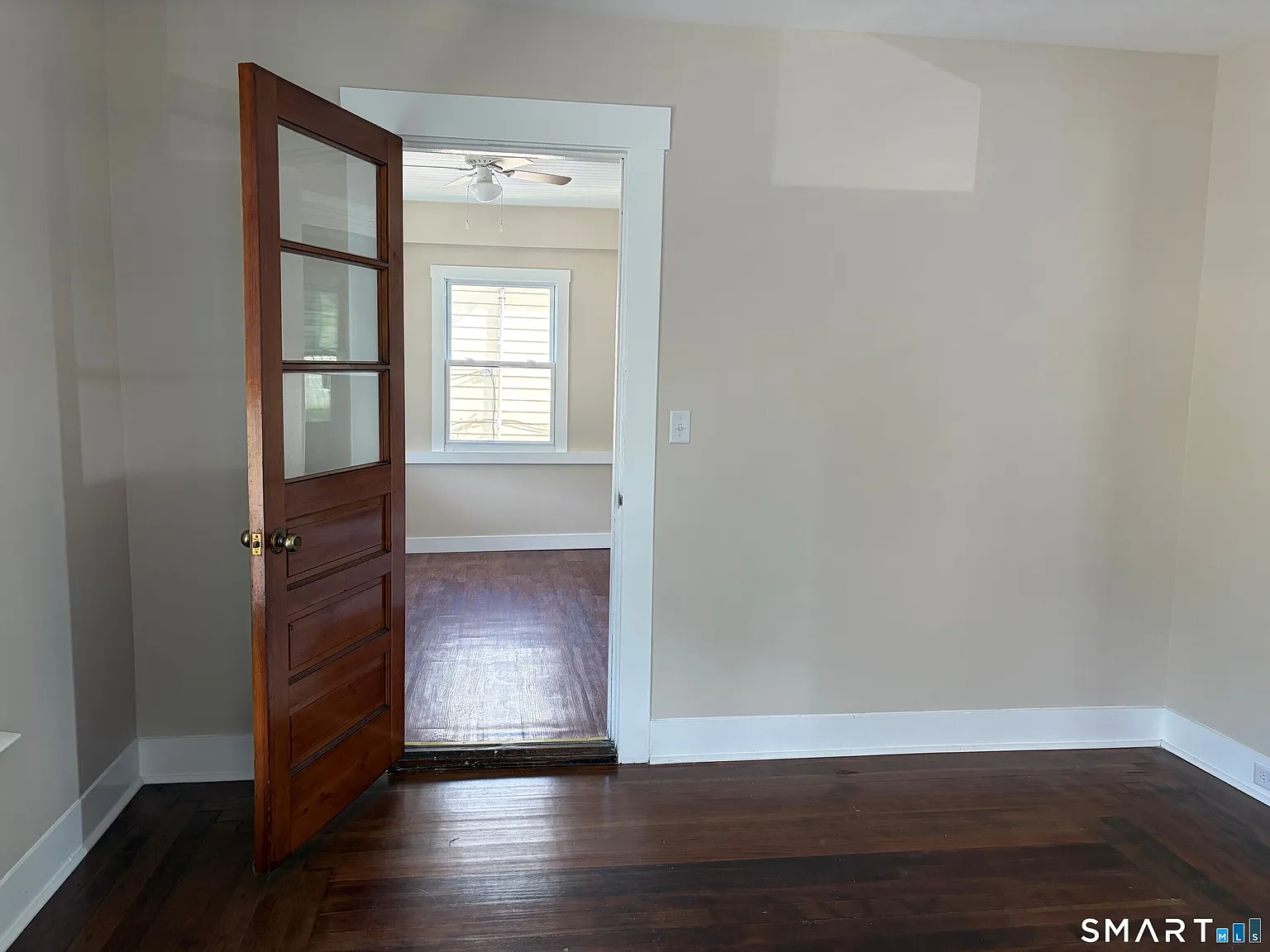 3 bed, 1.0 bath, 1400 sqft, $2,300 — Photo 2