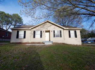5082 Golden Oaks Dr, Memphis, TN 38118