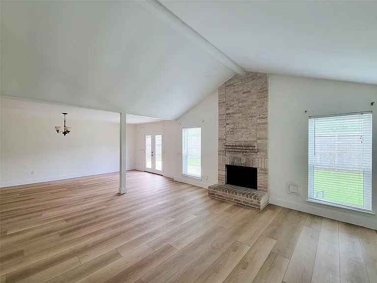 8103 Wind Forest Dr — Photo 11