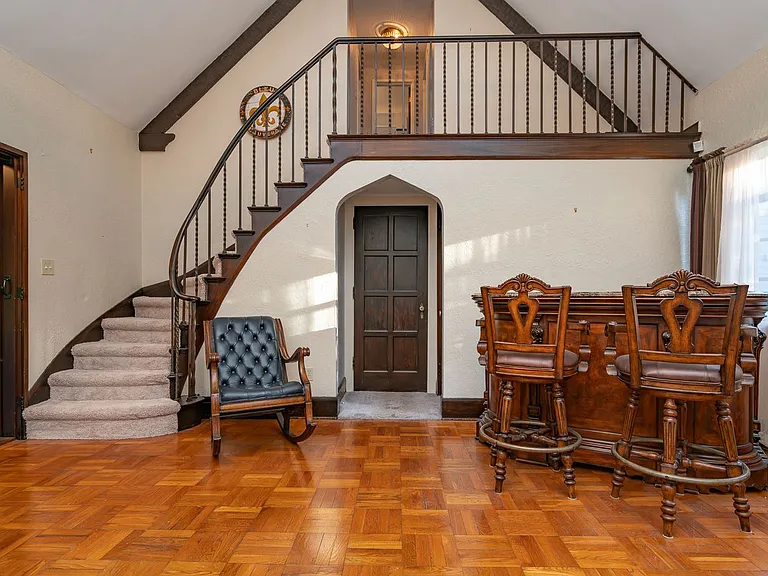 608 Highland Ave — Photo 4