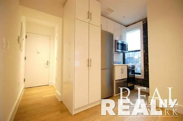 Rented by REAL New York | media 8