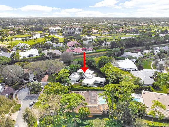 Huge lot at the end of cul de sac street