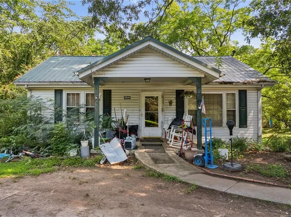 3804 Price Rd, Gainesville, GA 30506