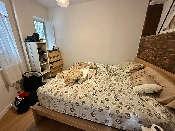 4th image of 337 W 14th St APT 52