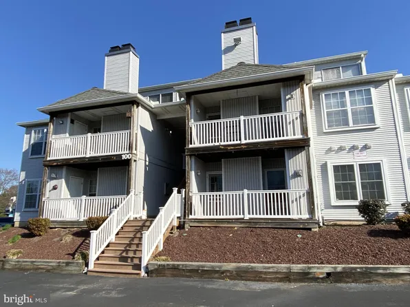 106 Waters Edge Dr, Newark, DE 19702