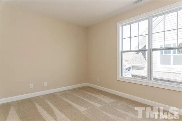 4 bed, 2.5 bath, 2138 sqft, $2,200 — Photo 4