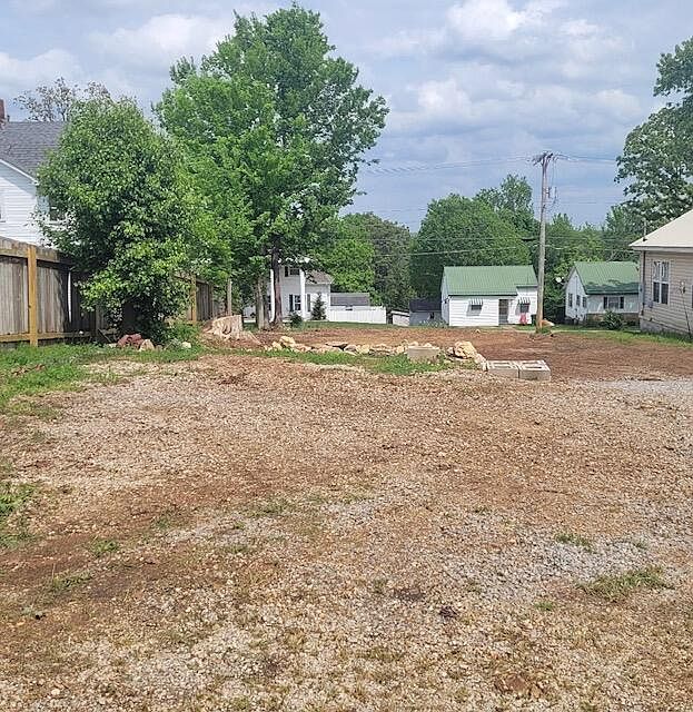 2nd image of 208 S 6th Street