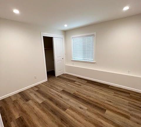3rd image of 344 Chicago Way #B