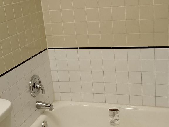 4th image of 9251 S Cypress Cir