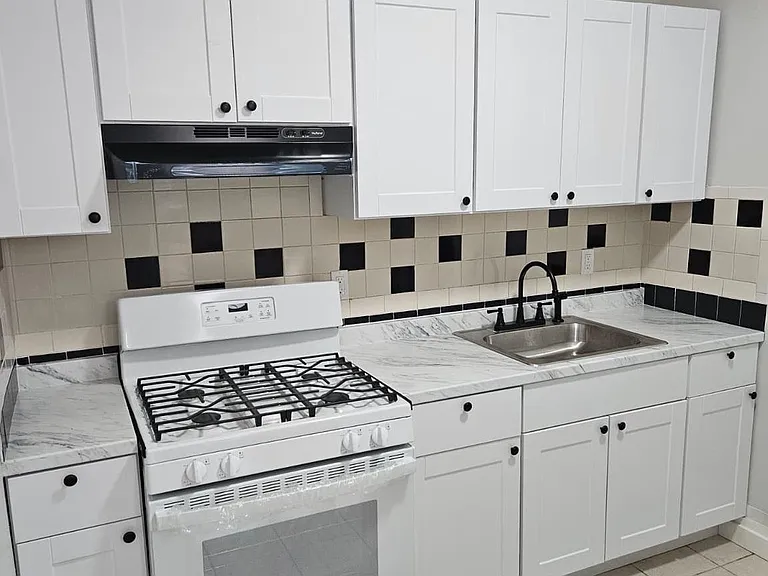 3836 Wyalusing Ave — Photo 1