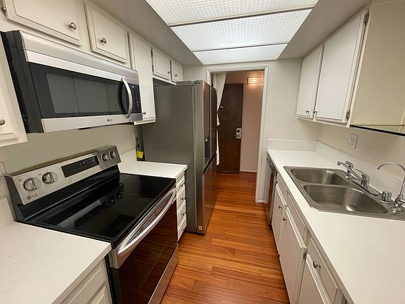 5th image of 1215 N Olive Dr APT 207