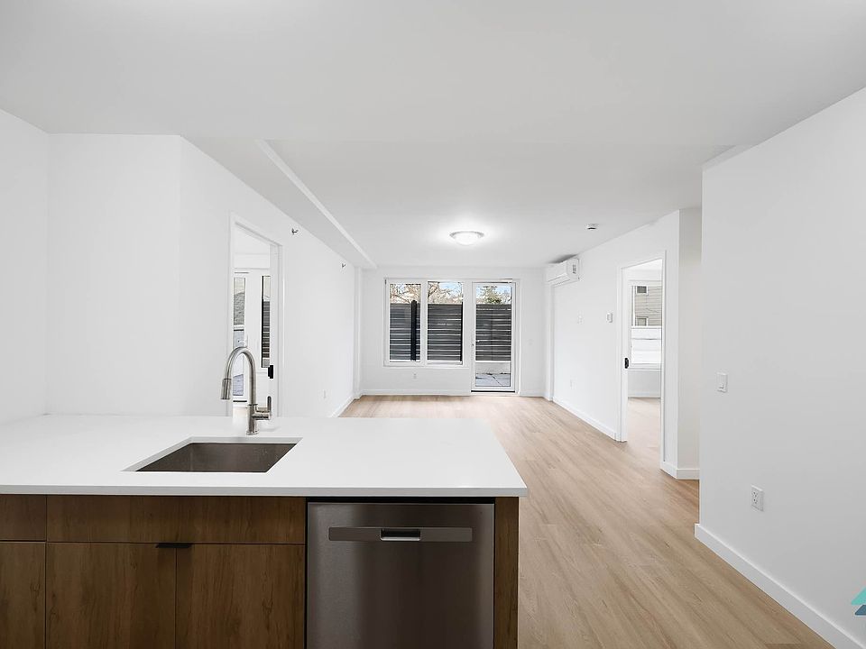 1st image of 3510 Glenwood Rd #1C