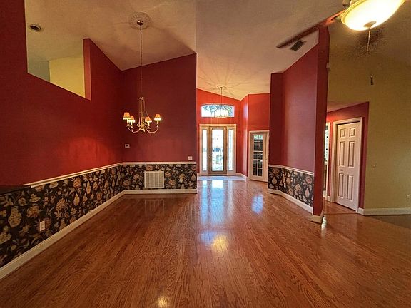 5th image of 304 Niblick Cir