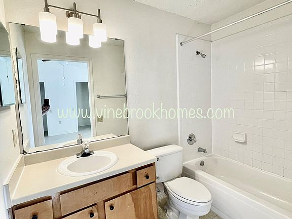 5th image of 2172 Santa Clara Ct