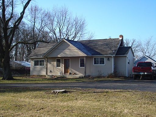 3rd image of 7512 Henshaw Ln
