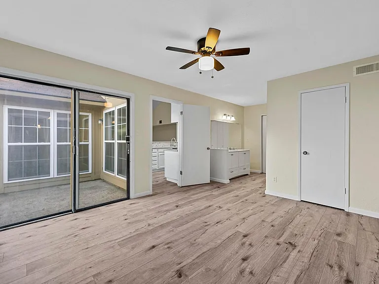 6005 Dooley Dr — Photo 18