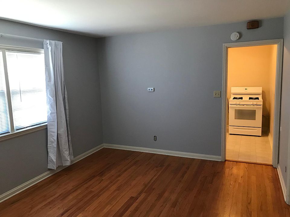 2nd image of 1302 E Pershing Blvd #1