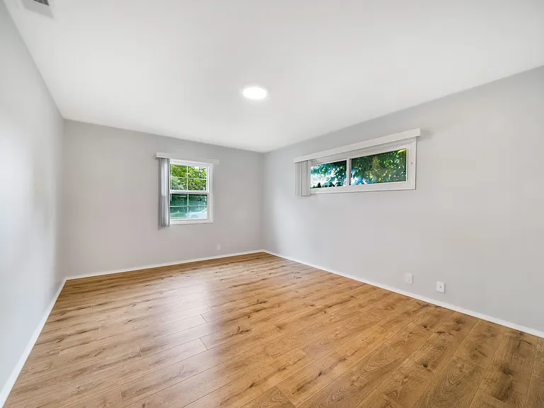 367 N Waverly St — Photo 23