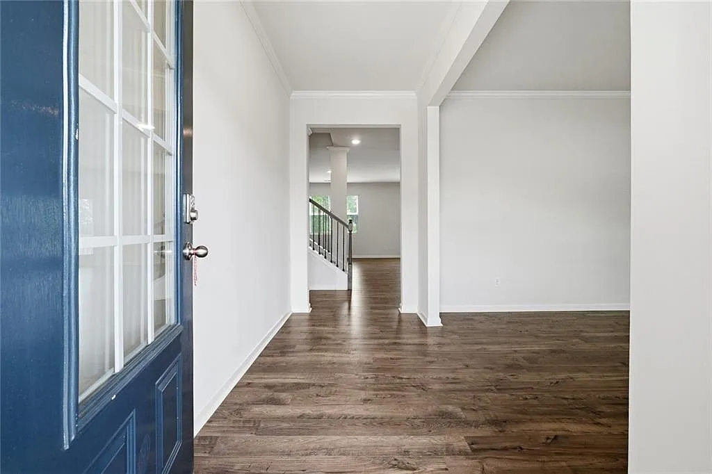 5 bed, 3.0 bath, 2613 sqft, $2,700 — Photo 2