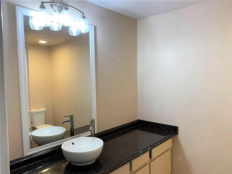 317 W Wieuca Rd NE — Photo 12