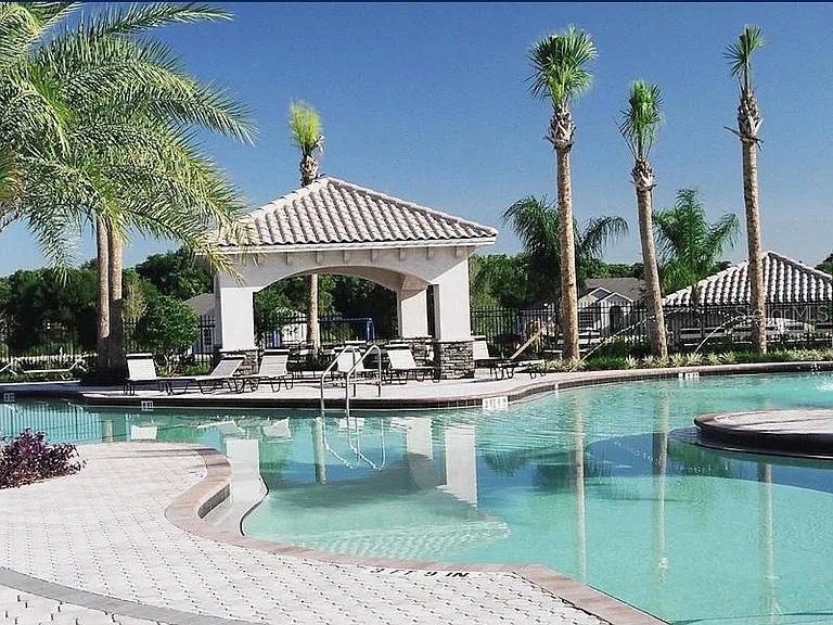 10703 Banfield Dr — Photo 29